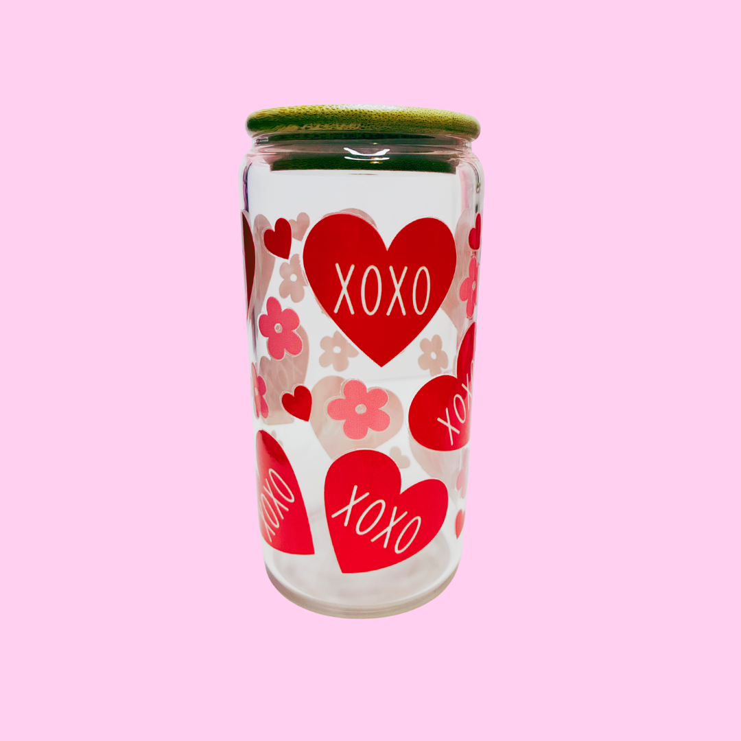 Hugs & Kisses XOXO Glass Tumbler | 16oz Valentine’s Cup with Straw